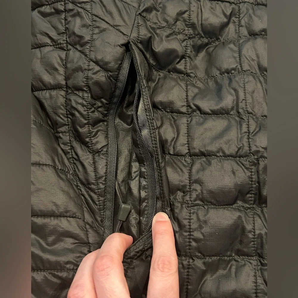 The North Face Thermoball Jacket Men’s M Black Quilted Puffer Jacket Full Zip
